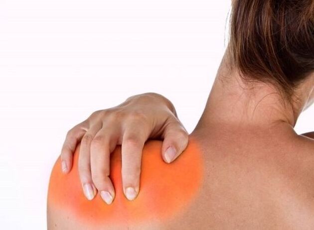 El dolor debajo del omóplato izquierdo es una señal de una de las enfermedades más graves. 